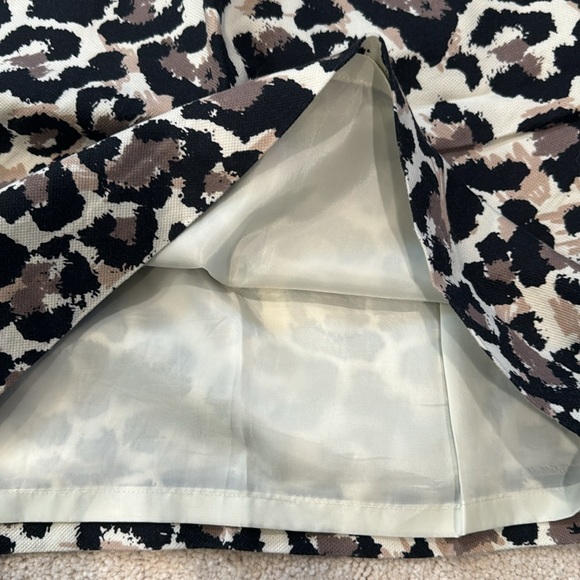 LOFT Leopard Print Skirt - Size 6 - Picture 6 of 7